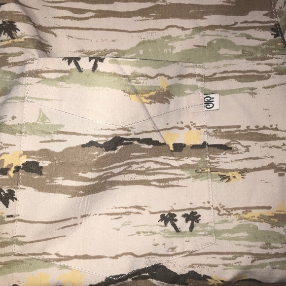 Hawaiian T-shirt - Picture 3 of 3
